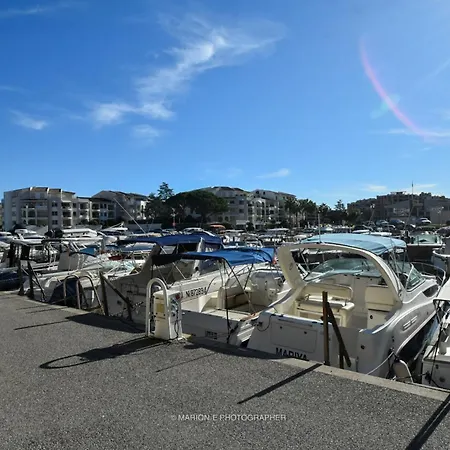 Apartment 2 Etoiles - Sur Le Port - Cannes Marina