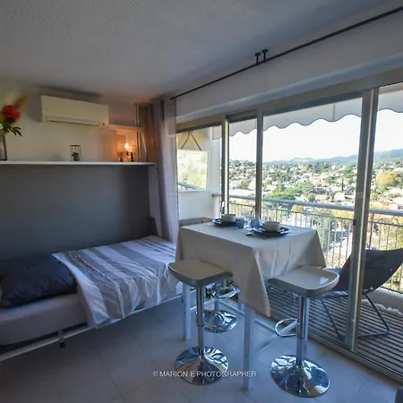 2 Etoiles - Sur Le Port - Cannes Marina Apartment *